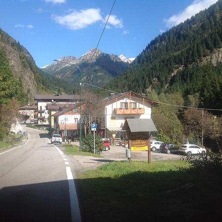 Affittacamere Valle Dorizzo Di Scavoni Paolo Val Dorizzo Exterior foto